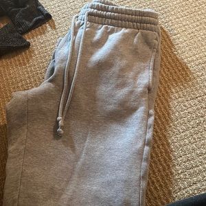 TNA SIZE M GRAY SWEATS🤍